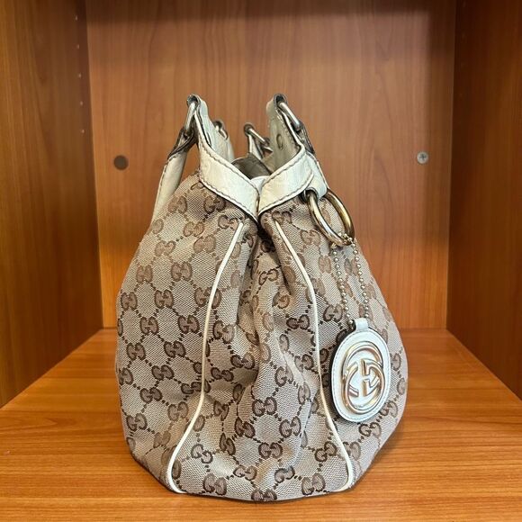 Gucci Coated Canvas Monogram GG Tote Bag - Picture 4 of 15